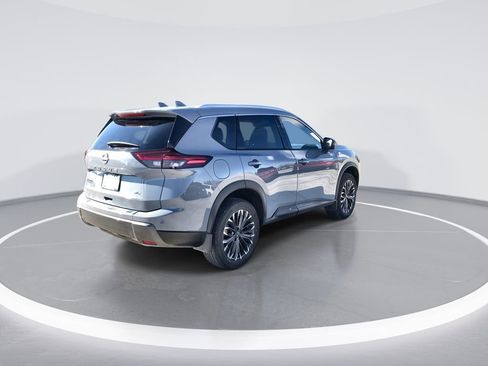 Used 2025 Nissan Rogue SL w/ Tech Package FWD image 8