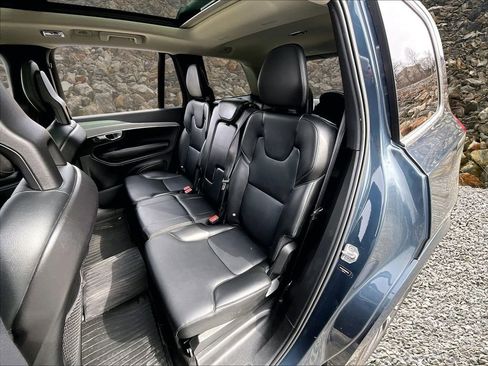 Used 2021 Volvo XC90 T5 Momentum w/ Protection Package Premier image 24