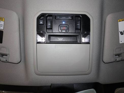 Used 2023 Toyota Tundra Limited image 32