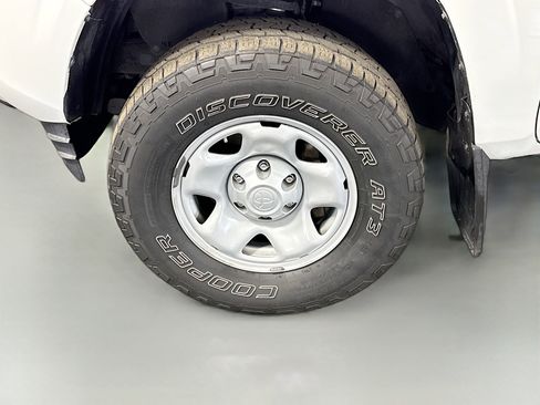 Used 2021 Toyota Tacoma SR w/ SR Convenience Package image 37