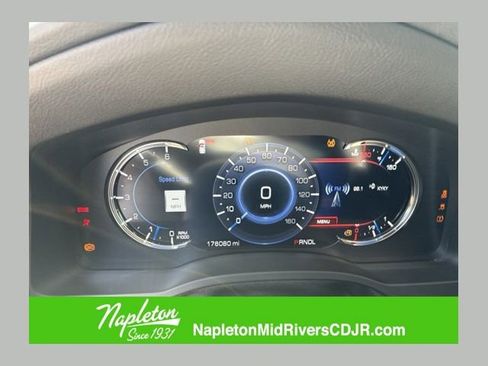 Used 2017 Cadillac Escalade ESV Luxury AWD/4WD image 1
