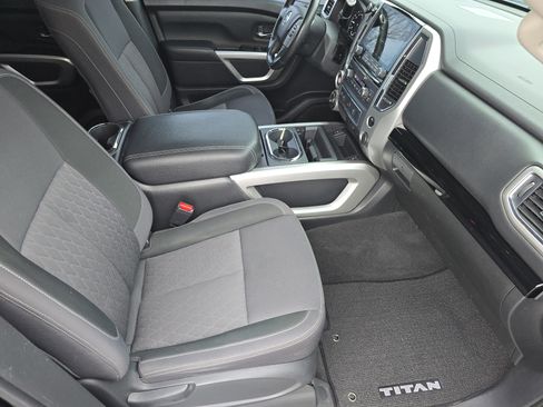 Used 2021 Nissan Titan SV w/ SV Convenience Package image 28