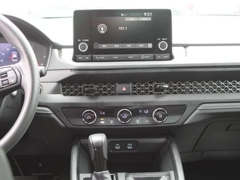Used 2025 Honda Accord LX image 15