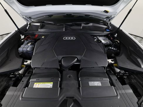 Used 2019 Audi Q8 Prestige image 39