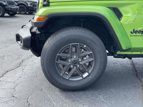 New 2025 Jeep Gladiator Sport image 39