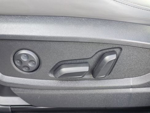 Used 2018 Audi SQ5 Prestige w/ Prestige Package image 37