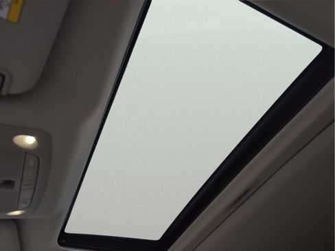 Used 2024 Nissan Armada SL w/ Captain's Chairs Package image 16