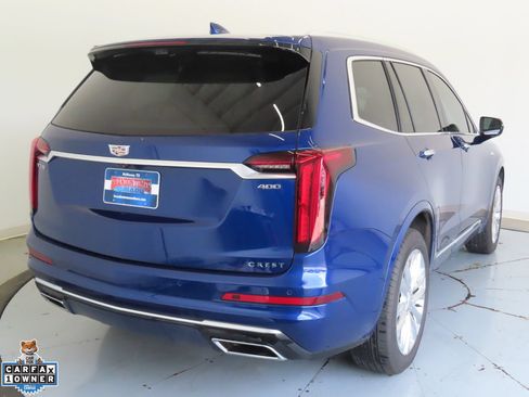 Used 2025 Cadillac XT6 Premium Luxury w/ Technology Package FWD image 3