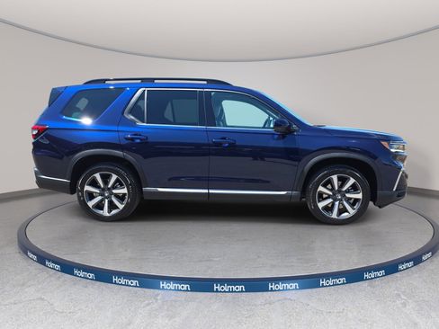 Certified 2025 Honda Pilot Touring image 4