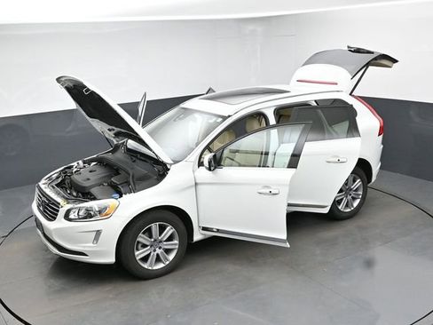 Used 2016 Volvo XC60 T6 w/ Proximity Package image 43