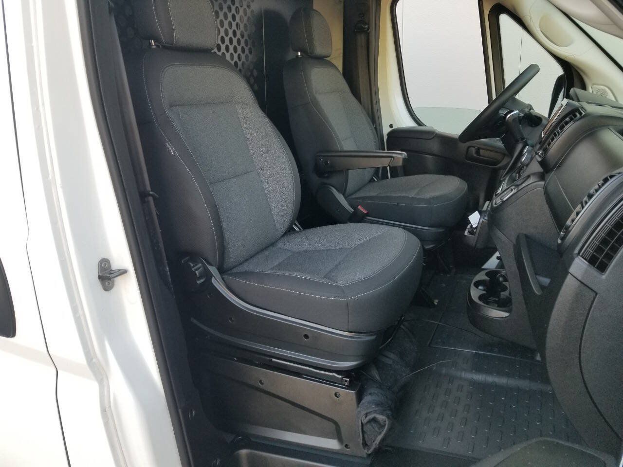 Used 2025 RAM ProMaster 2500 w/ U-Haul Equipment Group FWD image 14