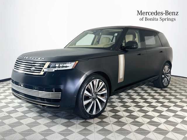 Used 2026 Land Rover Range Rover SV AWD/4WD image 3