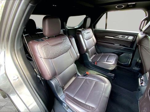 Used 2025 Ford Explorer Platinum w/ LUX Leather Package AWD/4WD image 17
