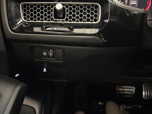 Used 2025 Honda Civic Sport image 34