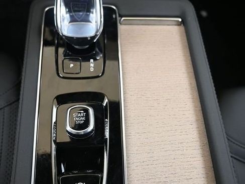 New 2026 Volvo XC90 B6 Plus w/ Protection Package Premier image 36
