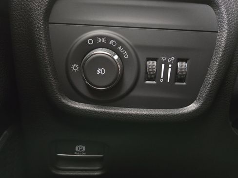 Certified 2021 Jeep Grand Cherokee L Limited AWD/4WD image 31