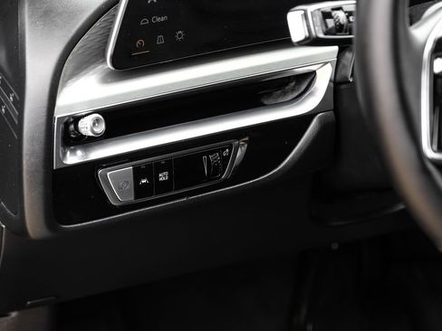 Used 2024 Cadillac Lyriq Luxury RWD image 25