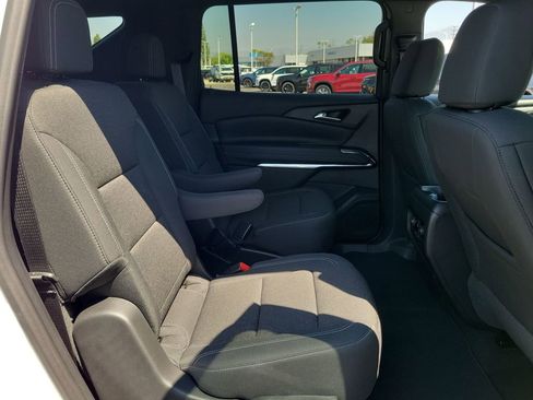 Used 2026 Chevrolet Traverse LT image 25