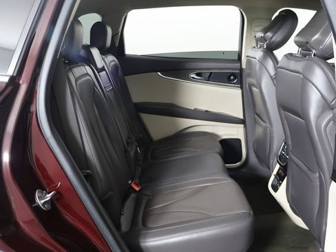 Used 2020 Lincoln Nautilus Reserve AWD/4WD image 34