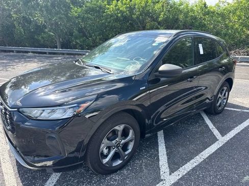 Used 2024 Ford Escape ST-Line w/ Tech Pack #1 FWD image 1
