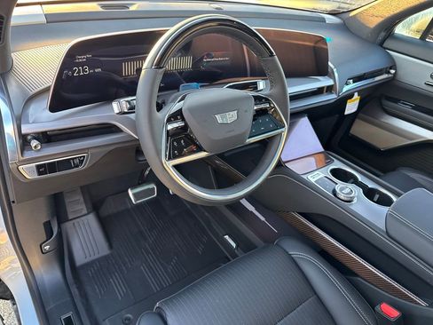 New 2026 Cadillac Vistiq Sport image 17