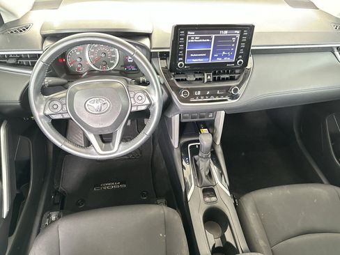 Used 2022 Toyota Corolla Cross LE image 14