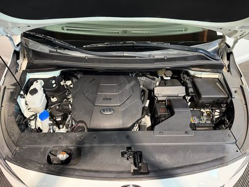 Used 2021 Kia Sedona EX image 9