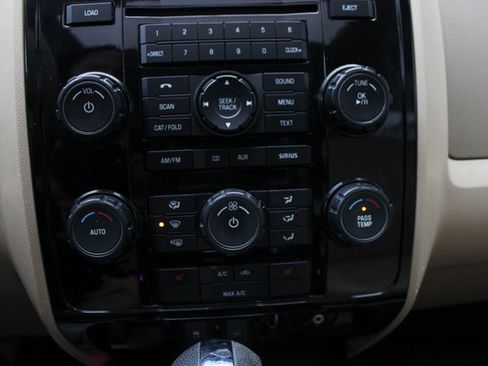 Used 2010 Ford Escape Limited image 24