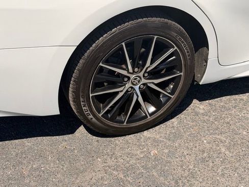 Used 2022 Toyota Camry SE image 18