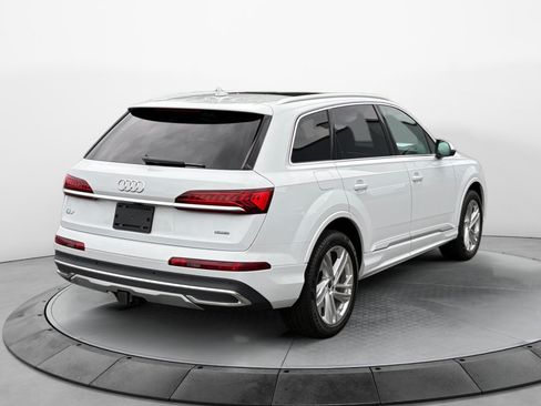 Used 2023 Audi Q7 2.0T Premium w/ Towing Package AWD/4WD image 7