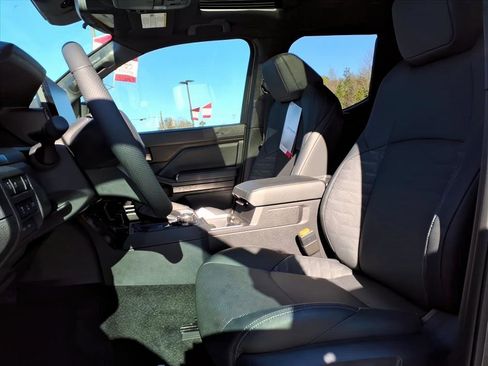 New 2025 Toyota Tacoma TRD Off-Road image 10