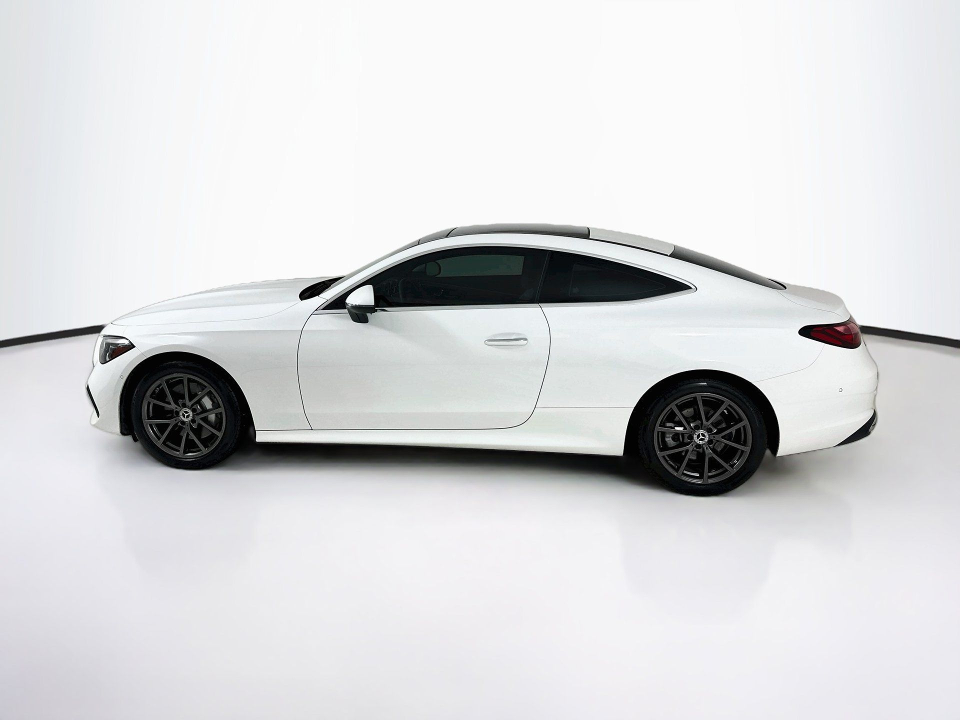 Used 2024 Mercedes-Benz CLE 300 4MATIC Coupe image 5