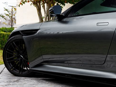 Used 2024 Aston Martin DB12 image 32