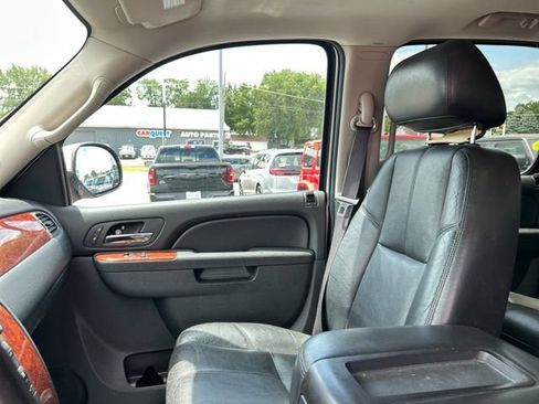 Used 2012 Chevrolet Suburban LT w/ Luxury Package AWD/4WD image 30
