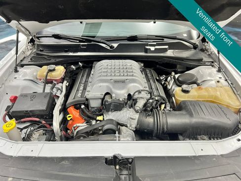 Used 2016 Dodge Challenger SRT Hellcat RWD image 23