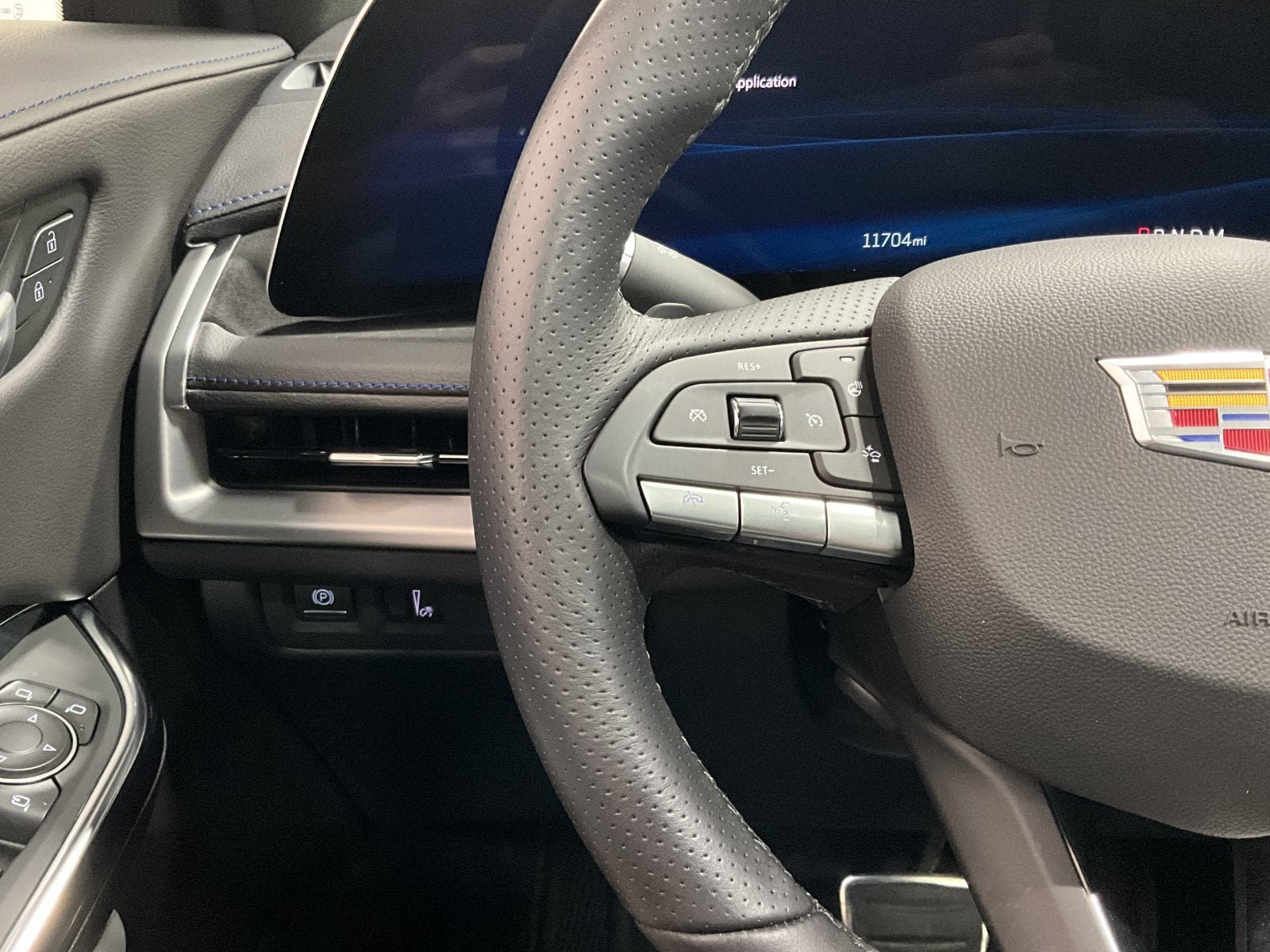 Used 2025 Cadillac XT4 Sport AWD/4WD image 17
