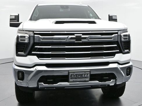 Used 2024 Chevrolet Silverado 2500 LTZ AWD/4WD image 2
