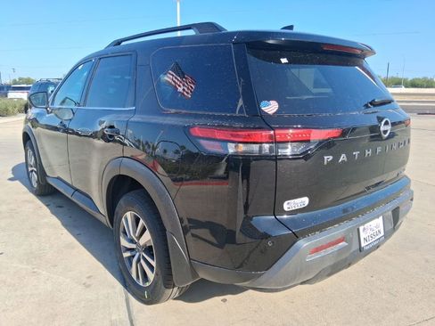 New 2026 Nissan Pathfinder SL AWD/4WD image 4