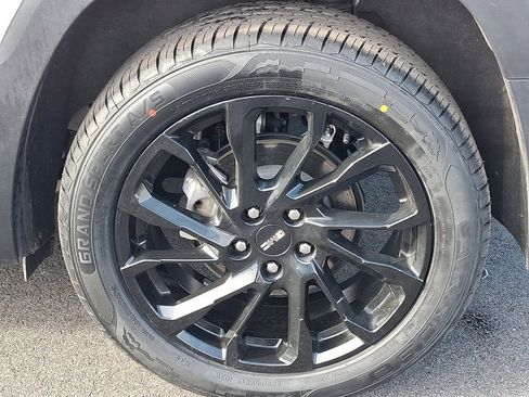 Used 2023 GMC Terrain SLT w/ Elevation Edition image 32