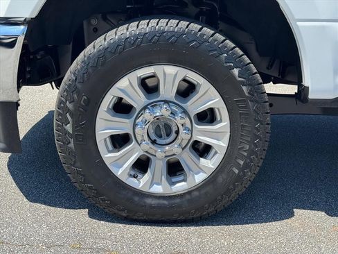 Used 2022 Ford F250 XLT AWD/4WD image 9