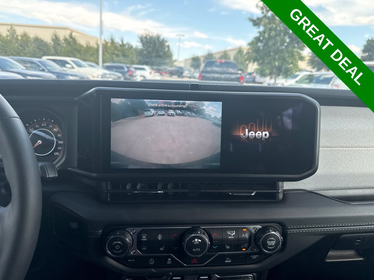 Used 2026 Jeep Wrangler Unlimited Sahara AWD/4WD image 22