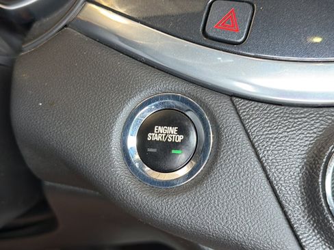 Used 2019 Chevrolet Impala LT FWD image 23