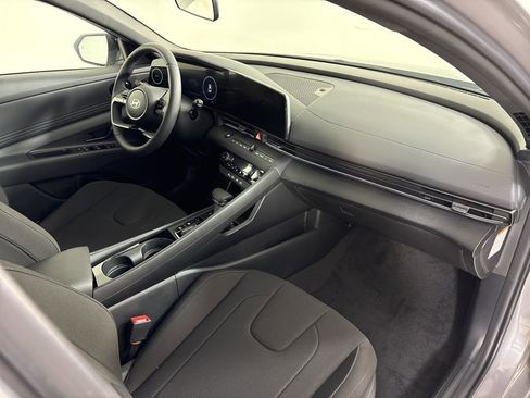 New 2025 Hyundai Elantra SEL image 13