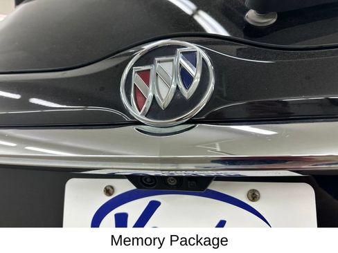 Used 2019 Buick Enclave Avenir w/ Avenir Technology Package AWD/4WD image 18
