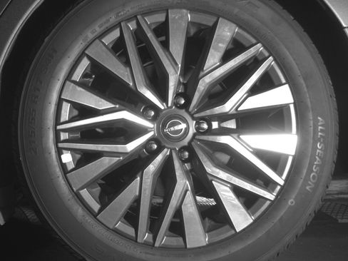 Used 2025 Nissan Altima 2.5 SV image 14