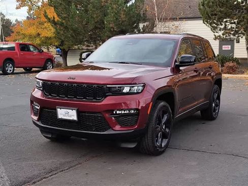 New 2025 Jeep Grand Cherokee Limited w/ Luxury Tech Group II image 4