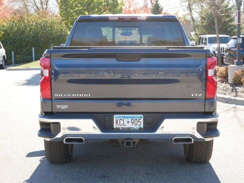 Used 2022 Chevrolet Silverado 1500 LTZ w/ LTZ Premium Package image 4
