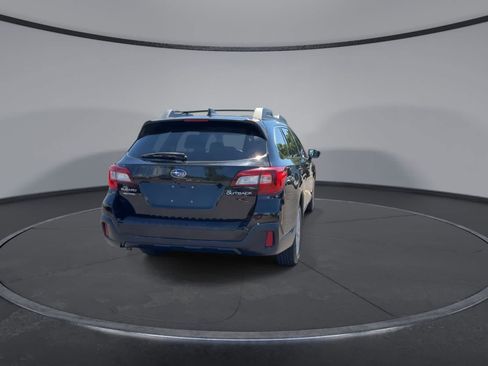 Used 2018 Subaru Outback 2.5i Premium AWD/4WD image 7