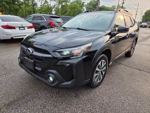 Used 2023 Subaru Outback Premium AWD/4WD image 2