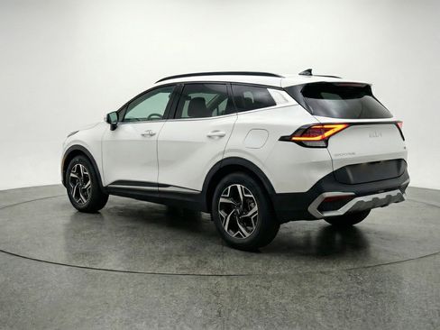 Used 2025 Kia Sportage LX FWD image 6